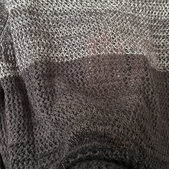 Kenneth Cole Vintage Rayon Sheer Black/Grey Sweater EUC W/Jeans/skirt/slacks - Picture 3 of 12